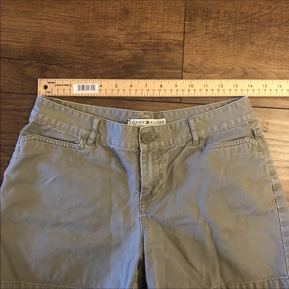 Tommy Hilfiger Womens Shorts Size 4 Green 4” Inseam Flat Front Pockets - Picture 2 of 9
